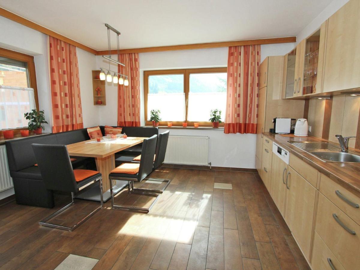 Spacious Apartment In Stumm Tyrol With Balcony Εξωτερικό φωτογραφία